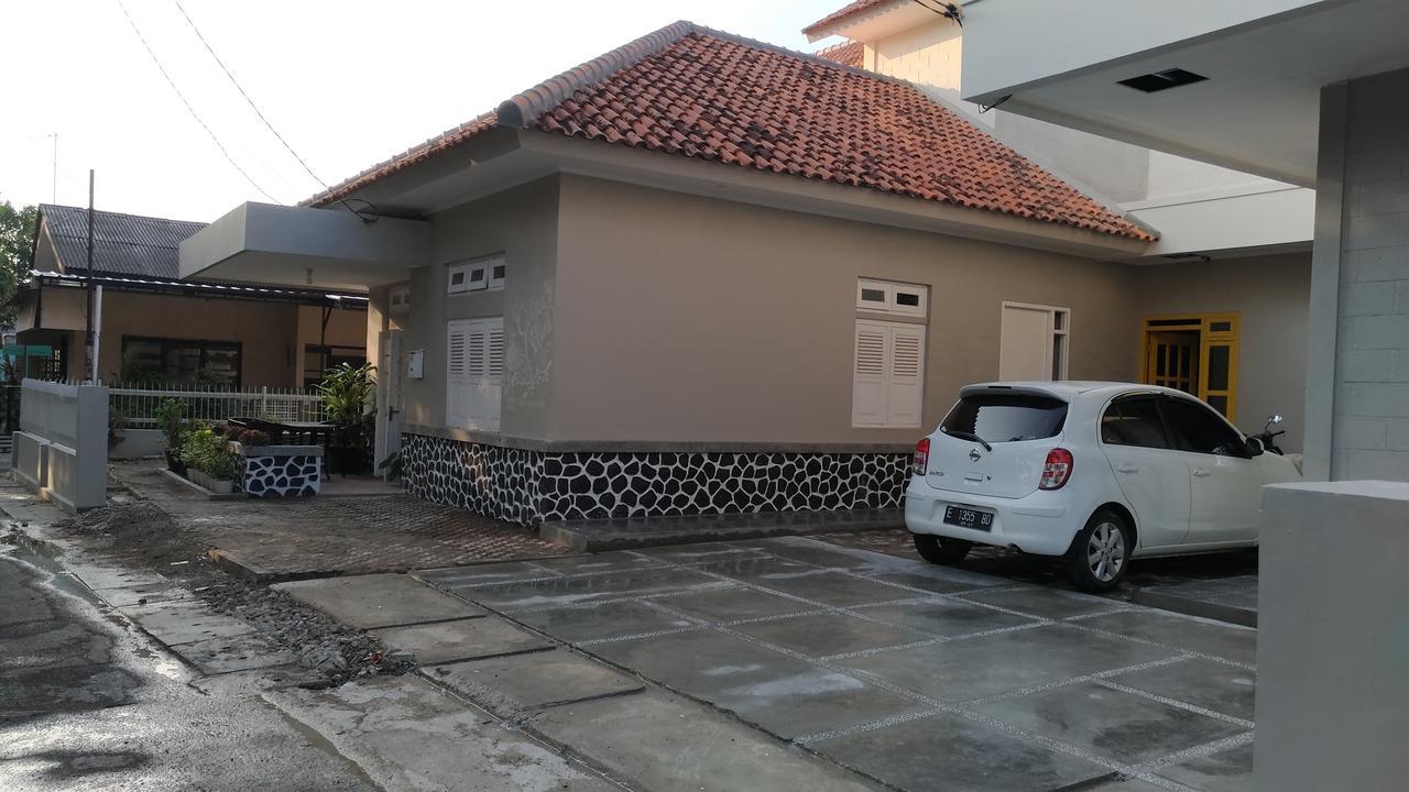 Roemah Kesambi Hotel Cirebon Exterior foto